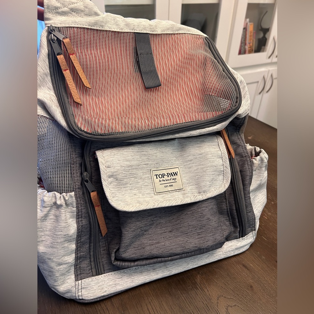 Top Paw pet carrier Backpack in Gray